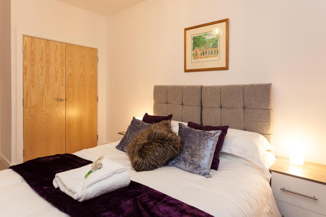 Self-Contained Town Centre One Bedroom Apartments By Helmswood Serviced Apartments Redhill  Zewnętrze zdjęcie