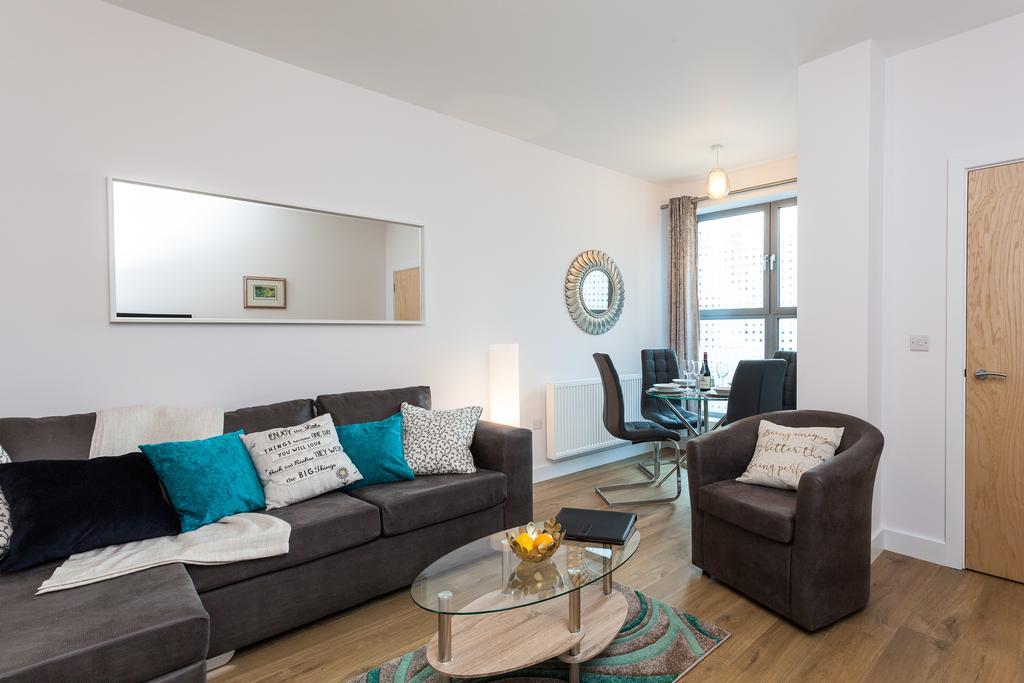 Self-Contained Town Centre One Bedroom Apartments By Helmswood Serviced Apartments Redhill  Zewnętrze zdjęcie