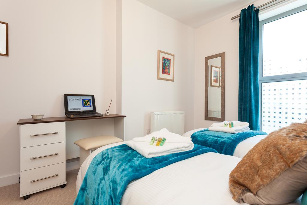 Self-Contained Town Centre One Bedroom Apartments By Helmswood Serviced Apartments Redhill  Zewnętrze zdjęcie